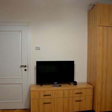 Brand New Apartment In City Center Lviv Ngoại thất bức ảnh